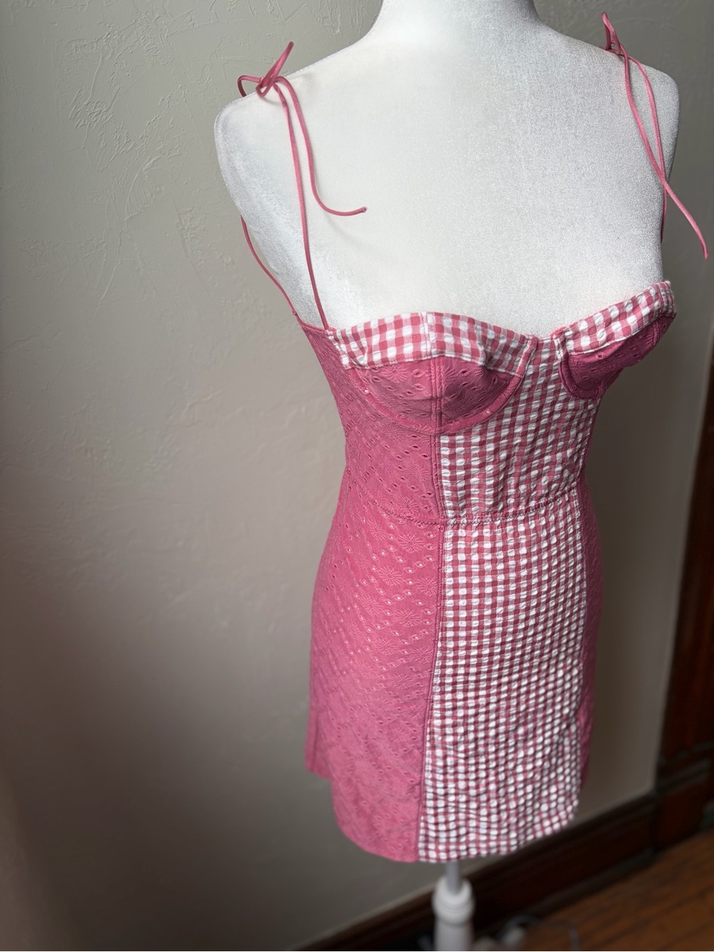 Urban Outfitters Pink Gingham Corset Mini Dress Eyelet Bustier SP - Picture 6 of 15